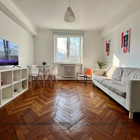 2 Bedrooms In The Heart Of The *