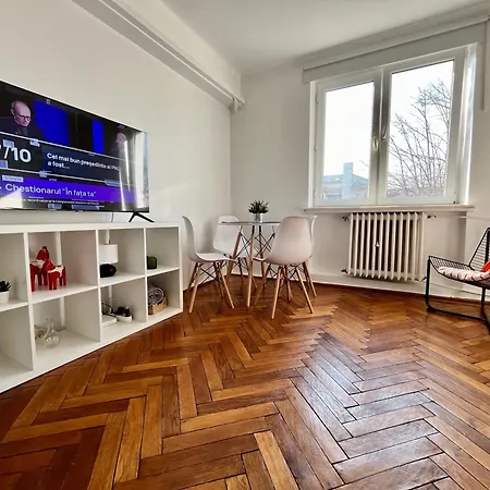 2 Bedrooms In The Heart Of The Craiova