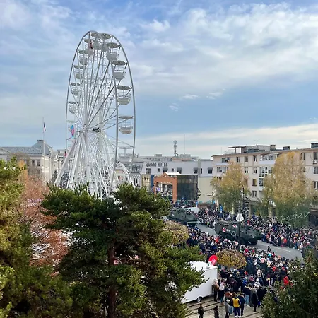 2 Bedrooms In The Heart Of The Apartament Craiova