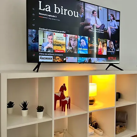 2 Bedrooms In The Heart Of The Apartment *