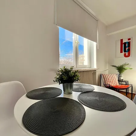 2 Bedrooms In The Heart Of The Craiova