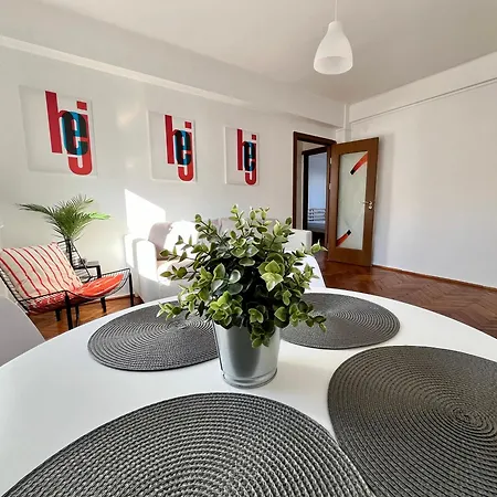 Apartment 2 Bedrooms In The Heart Of The Craiova