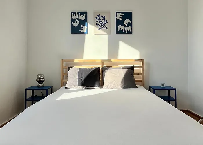 Апартаменты 2 Bedrooms In The Heart Of The