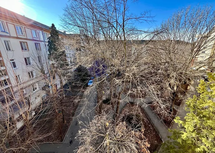 Апартаменты 2 Bedrooms In The Heart Of The Крайова